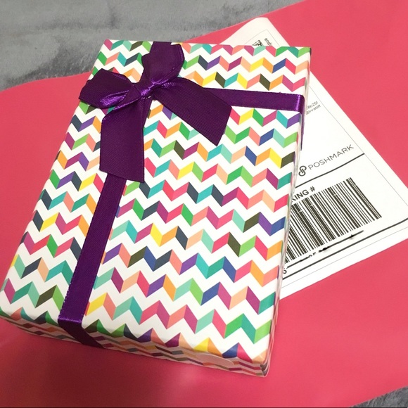 Meet your Posher, Raining Bliss Boutique ✨ - Picture 7 of 8